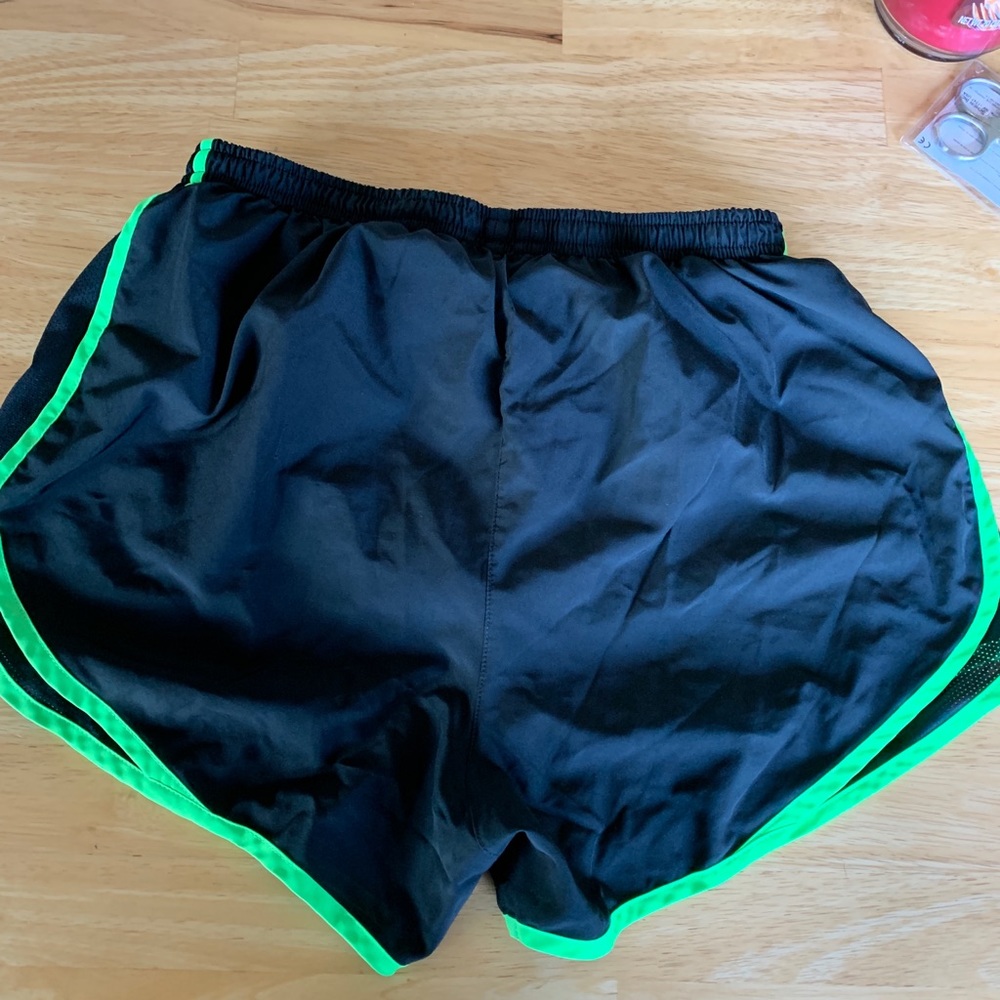 Nike tempo shorts - Picture 3 of 5
